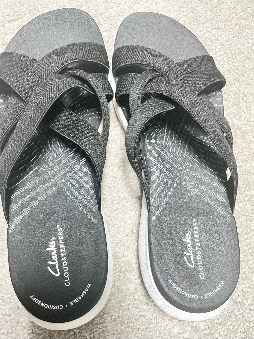Clarks Black Cloudsteppers Cross-Strap Slip-On Sandals - Women's